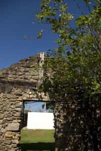Ruínas de antigo convento que fazem parte do Museu Socioambiental de Itaipu