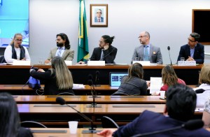 Participantes foram unânimes na reprovação à alteração da cobrança, considerada risco à realização e ao acesso a exposições internacionais no Brasil. 